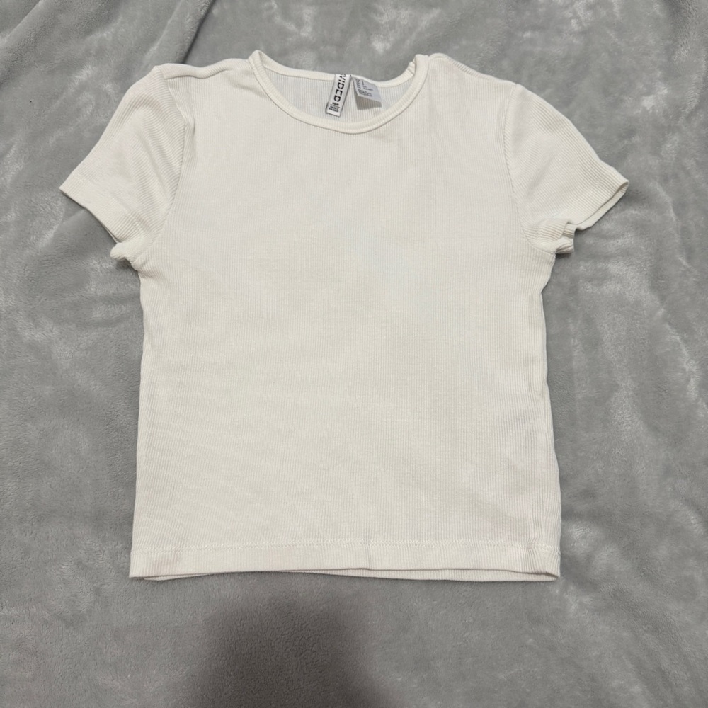 plain ribbed white t shirt